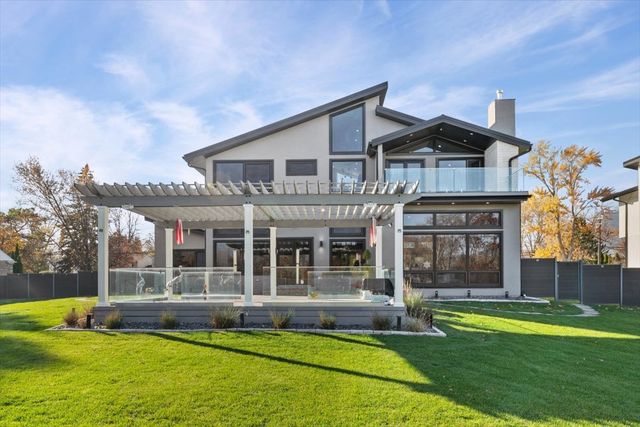 1341 Pfingsten Road, Northbrook, IL 60062