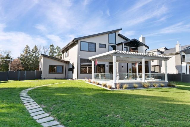 1341 Pfingsten Road, Northbrook, IL 60062