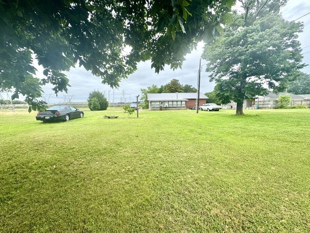 494 Carman Ave, New Johnsonville, TN 37134