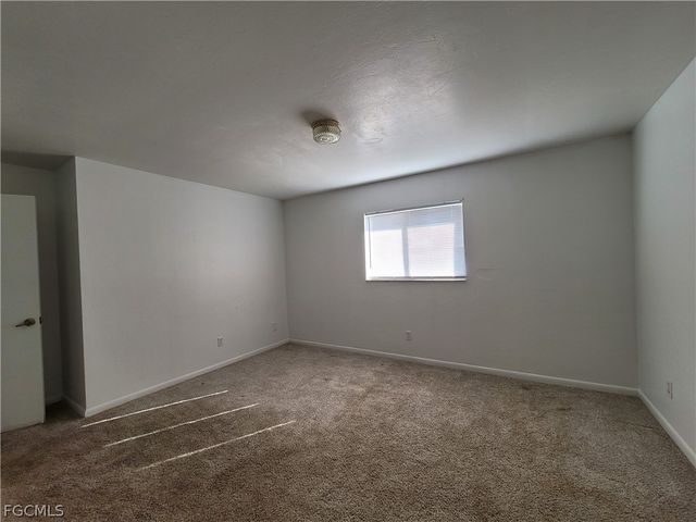 931 SE 23rd PL, Cape Coral, FL 33990