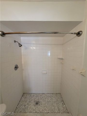 931 SE 23rd PL, Cape Coral, FL 33990