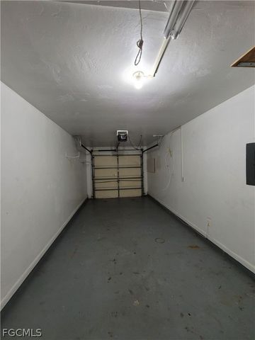 931 SE 23rd PL, Cape Coral, FL 33990