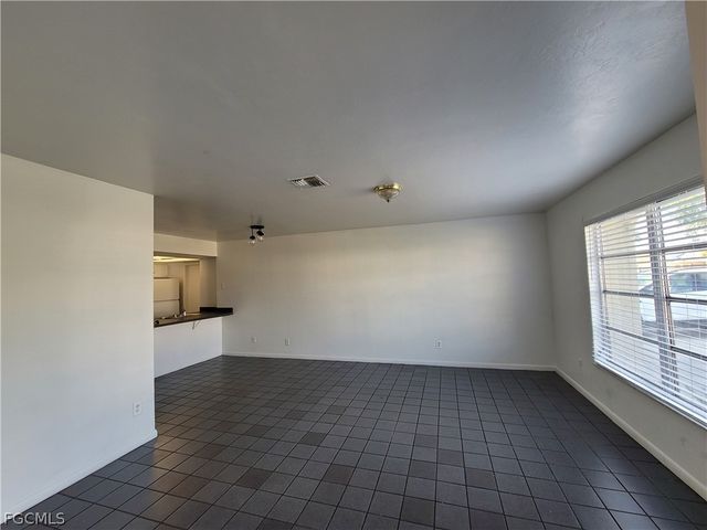 931 SE 23rd PL, Cape Coral, FL 33990