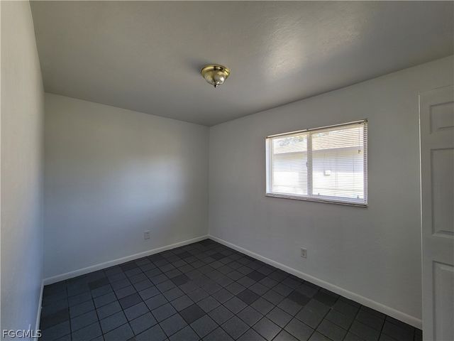 931 SE 23rd PL, Cape Coral, FL 33990