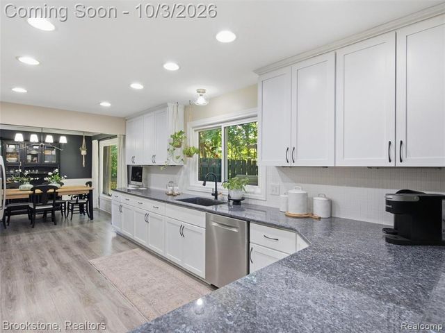53881 Luann Drive, Shelby Twp, MI 48316