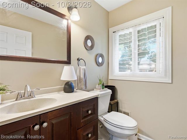 53881 Luann Drive, Shelby Twp, MI 48316
