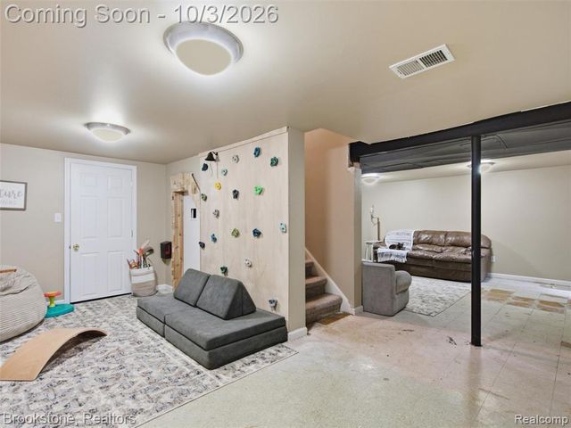 53881 Luann Drive, Shelby Twp, MI 48316