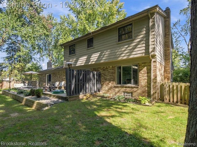 53881 Luann Drive, Shelby Twp, MI 48316