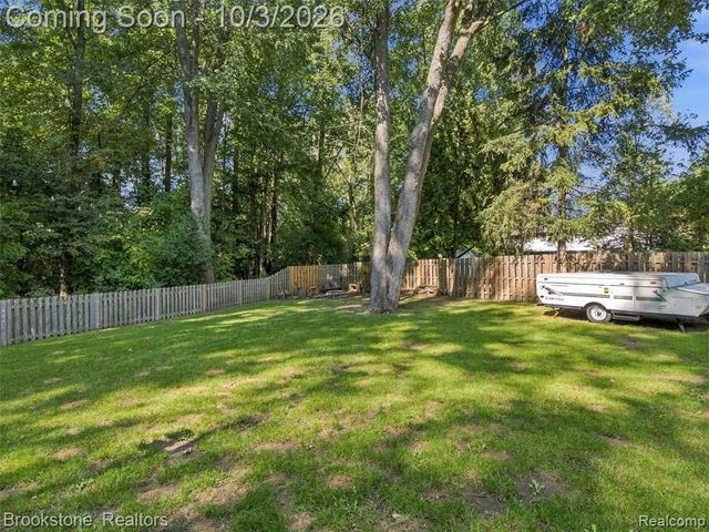 53881 Luann Drive, Shelby Twp, MI 48316