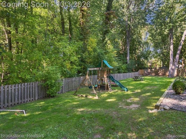 53881 Luann Drive, Shelby Twp, MI 48316