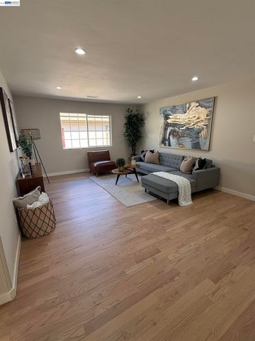 3933 Midvale Ave, Oakland, CA 94602