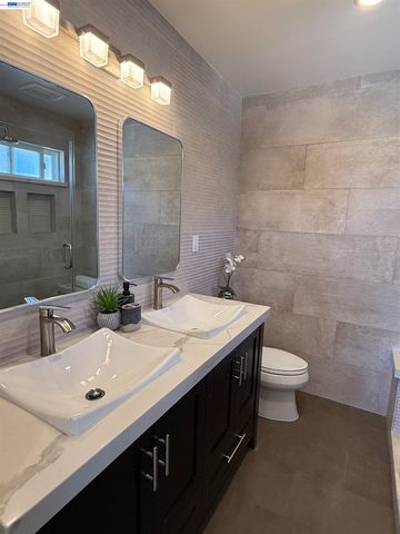3933 Midvale Ave, Oakland, CA 94602