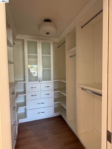 3933 Midvale Ave, Oakland, CA 94602