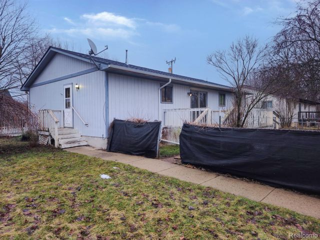 295 Oriole Street, Lapeer, MI 48446