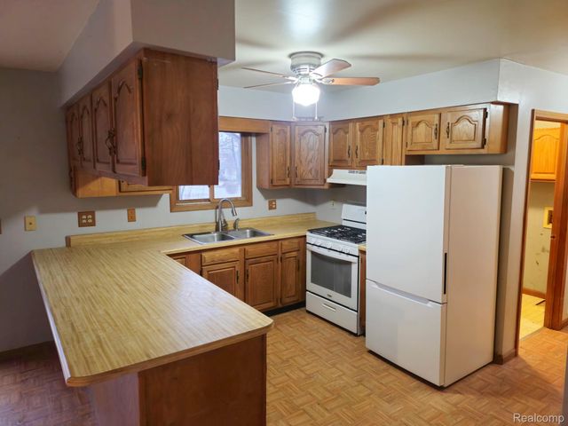 295 Oriole Street, Lapeer, MI 48446