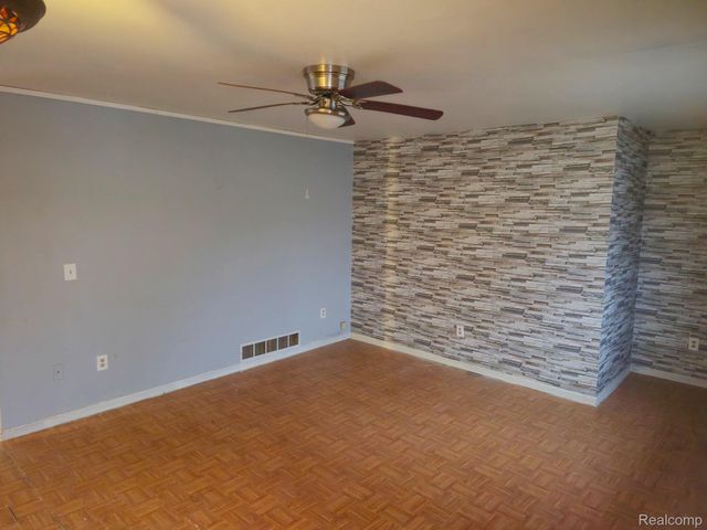 295 Oriole Street, Lapeer, MI 48446