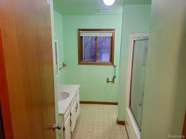 295 Oriole Street, Lapeer, MI 48446