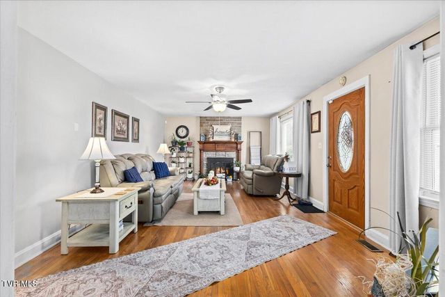 320 Sherwood Road, Bristol, VA 24201