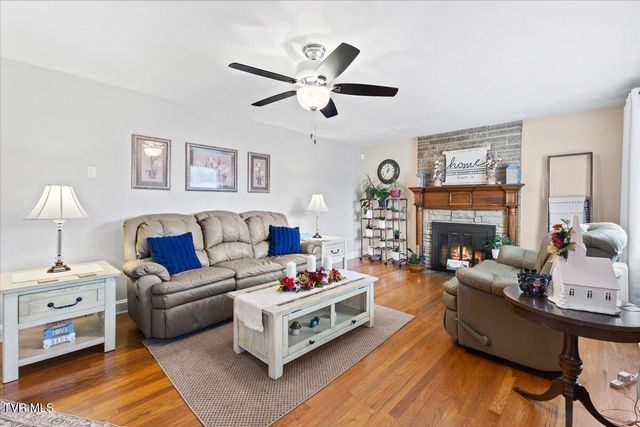 320 Sherwood Road, Bristol, VA 24201