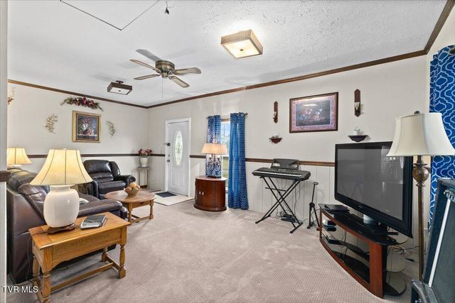 320 Sherwood Road, Bristol, VA 24201