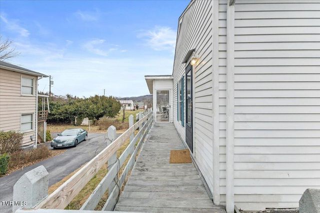 320 Sherwood Road, Bristol, VA 24201