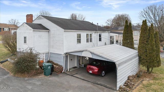 320 Sherwood Road, Bristol, VA 24201