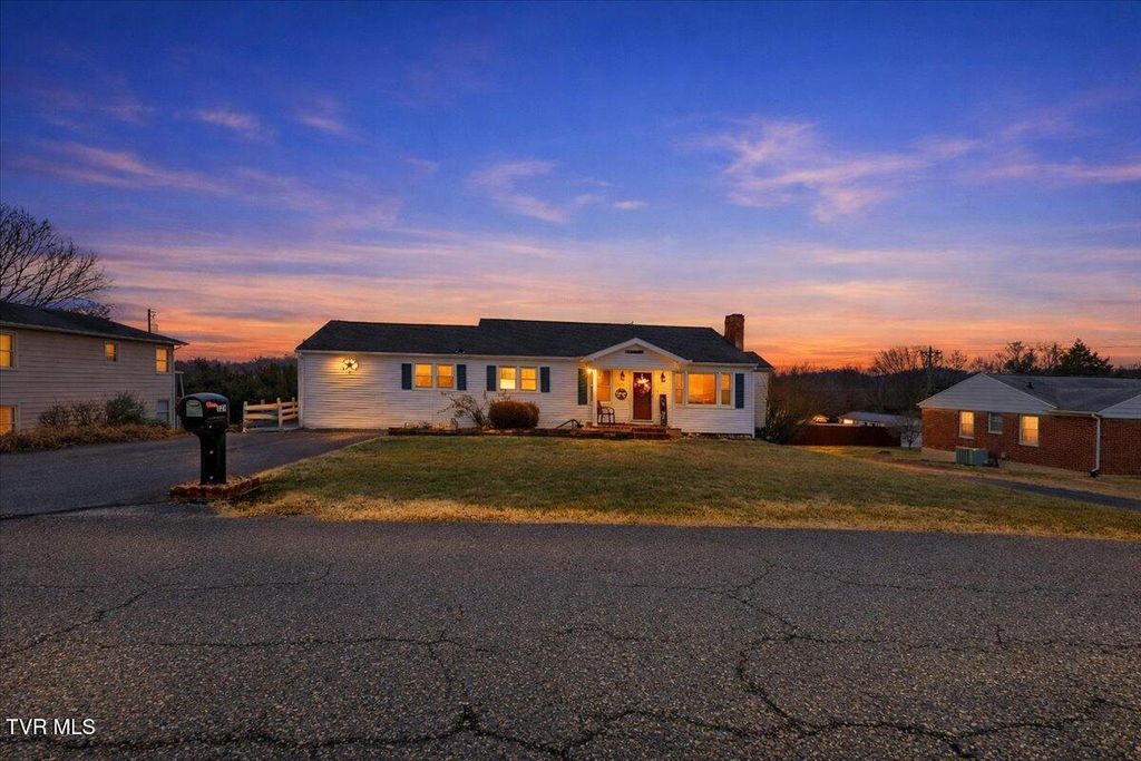 320 Sherwood Road, Bristol, VA 24201