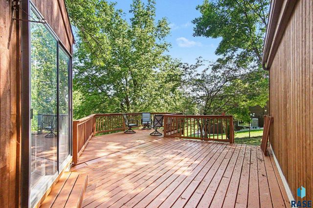 48016 Oak Trail Pl Place, Sioux Falls, SD 57108