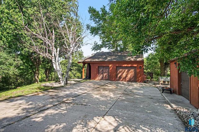 48016 Oak Trail Pl Place, Sioux Falls, SD 57108
