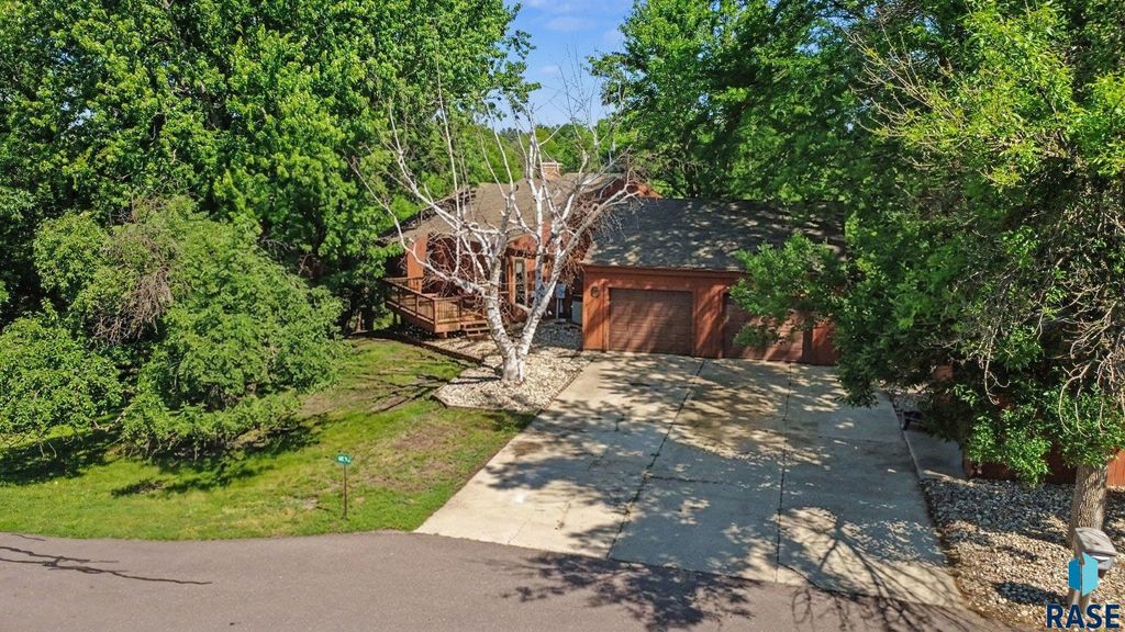 48016 Oak Trail Pl Place, Sioux Falls, SD 57108