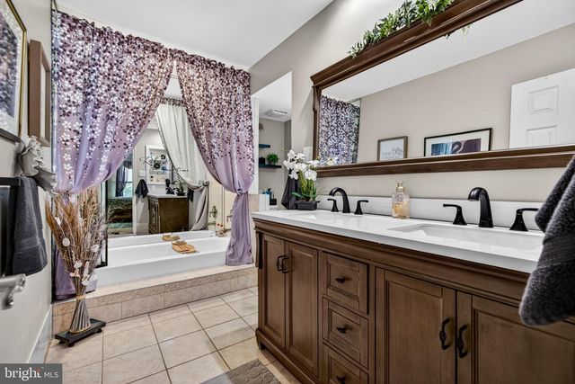 123 UNION MILL TER, Mount Laurel, NJ 08054