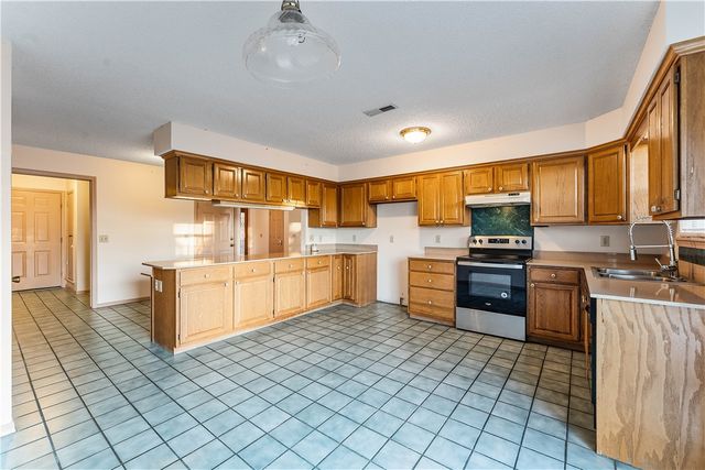 2557 N Karyn Avenue, Fayetteville, AR 72703