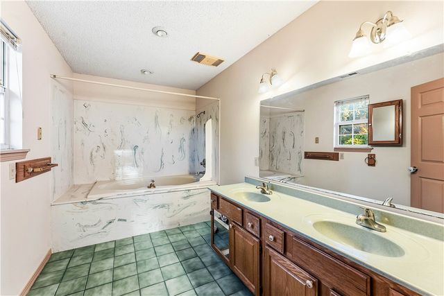 2557 N Karyn Avenue, Fayetteville, AR 72703