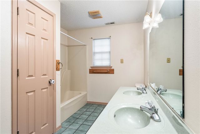 2557 N Karyn Avenue, Fayetteville, AR 72703
