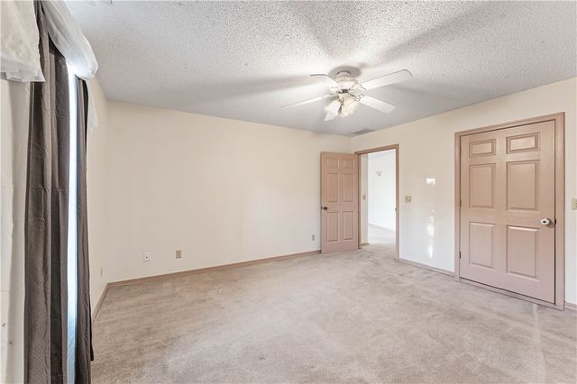 2557 N Karyn Avenue, Fayetteville, AR 72703