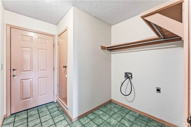 2557 N Karyn Avenue, Fayetteville, AR 72703