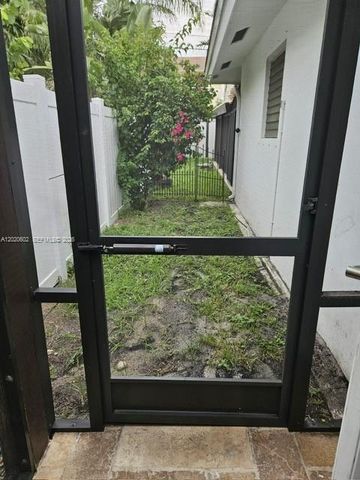 4512 Seagrape Dr 1, Lauderdale By The Sea, FL 33308