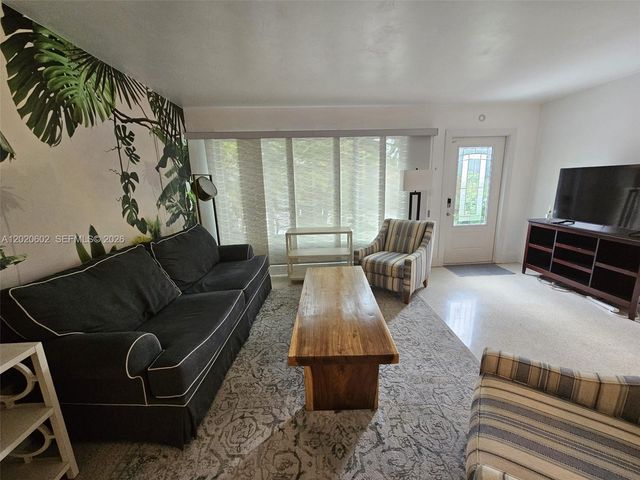 4512 Seagrape Dr 1, Lauderdale By The Sea, FL 33308