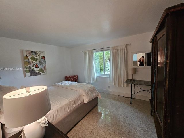4512 Seagrape Dr 1, Lauderdale By The Sea, FL 33308