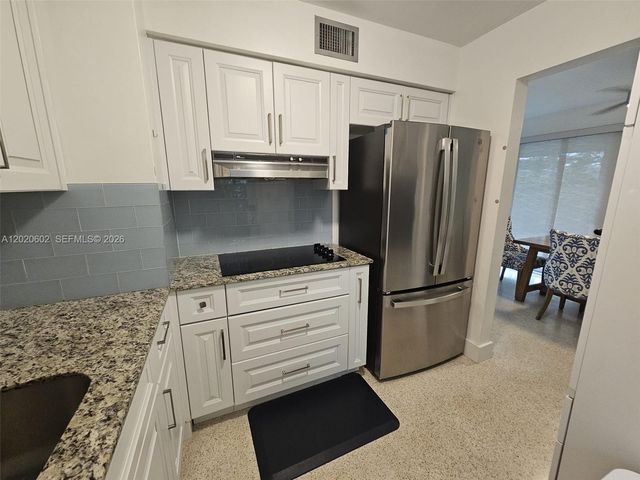 4512 Seagrape Dr 1, Lauderdale By The Sea, FL 33308