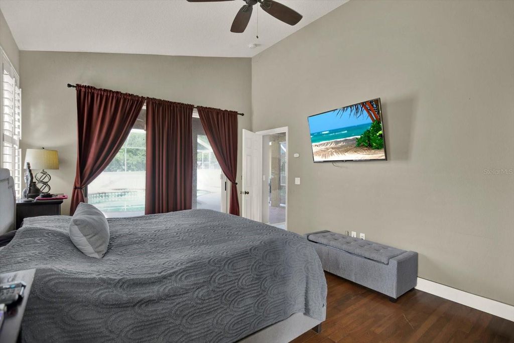 Image 15 of property listing at 804 SANDY TRAIL PLACE, Brandon, FL 33511