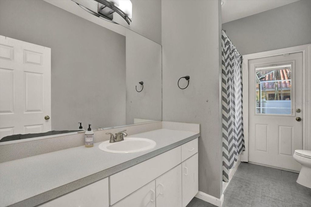 Image 20 of property listing at 804 SANDY TRAIL PLACE, Brandon, FL 33511