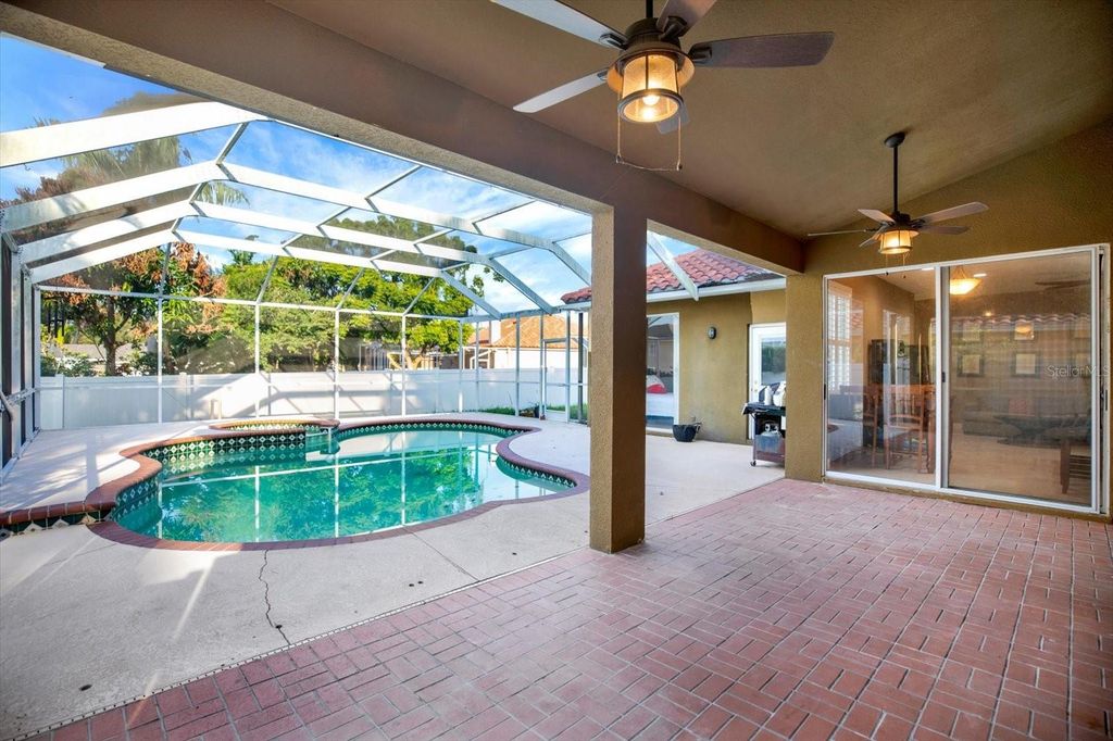 Image 24 of property listing at 804 SANDY TRAIL PLACE, Brandon, FL 33511