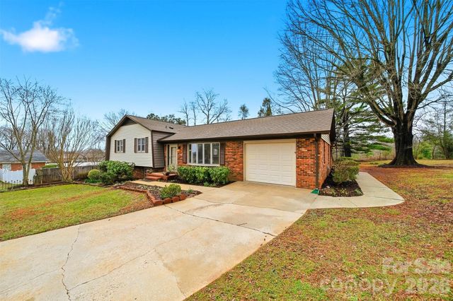 4776 Kennedy Street, Hickory, NC 28602