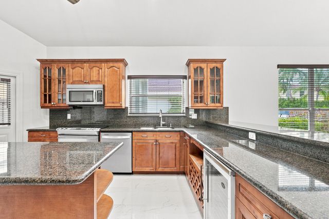 6799 Augusta Court, West Palm Beach, FL 33412