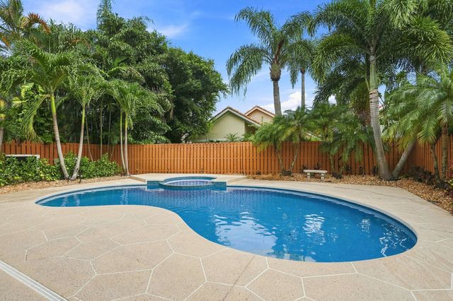6799 Augusta Court, West Palm Beach, FL 33412