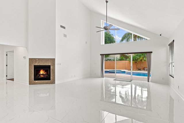 6799 Augusta Court, West Palm Beach, FL 33412