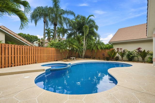 6799 Augusta Court, West Palm Beach, FL 33412