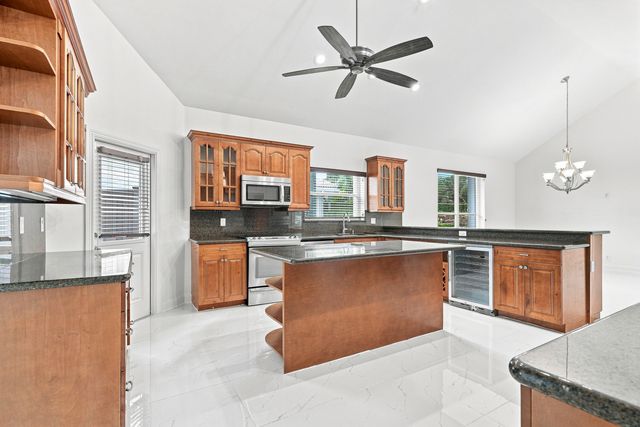 6799 Augusta Court, West Palm Beach, FL 33412