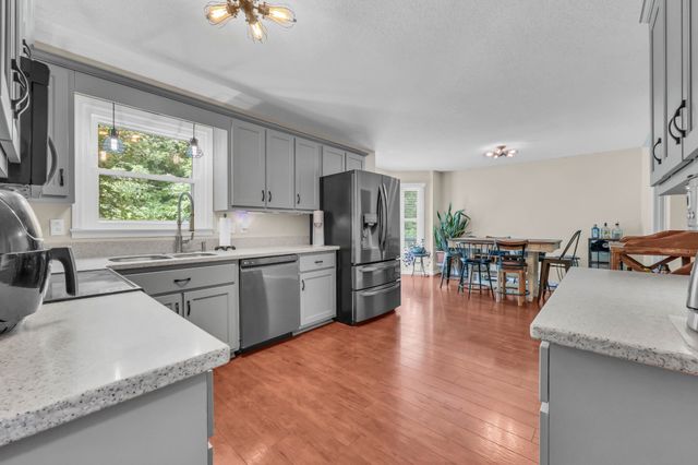 3490 Barkers Mill Rd, Clarksville, TN 37042